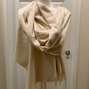 Nordstrom Blanket Weight 100% Cashmere Wrap